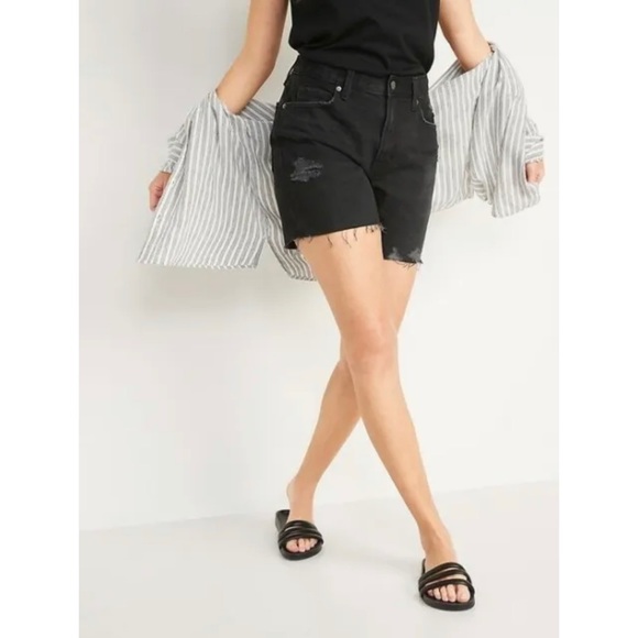 Old Navy Pants - Old Navy High-Waisted Slouchy Straight Black Raw Hem Jean Shorts